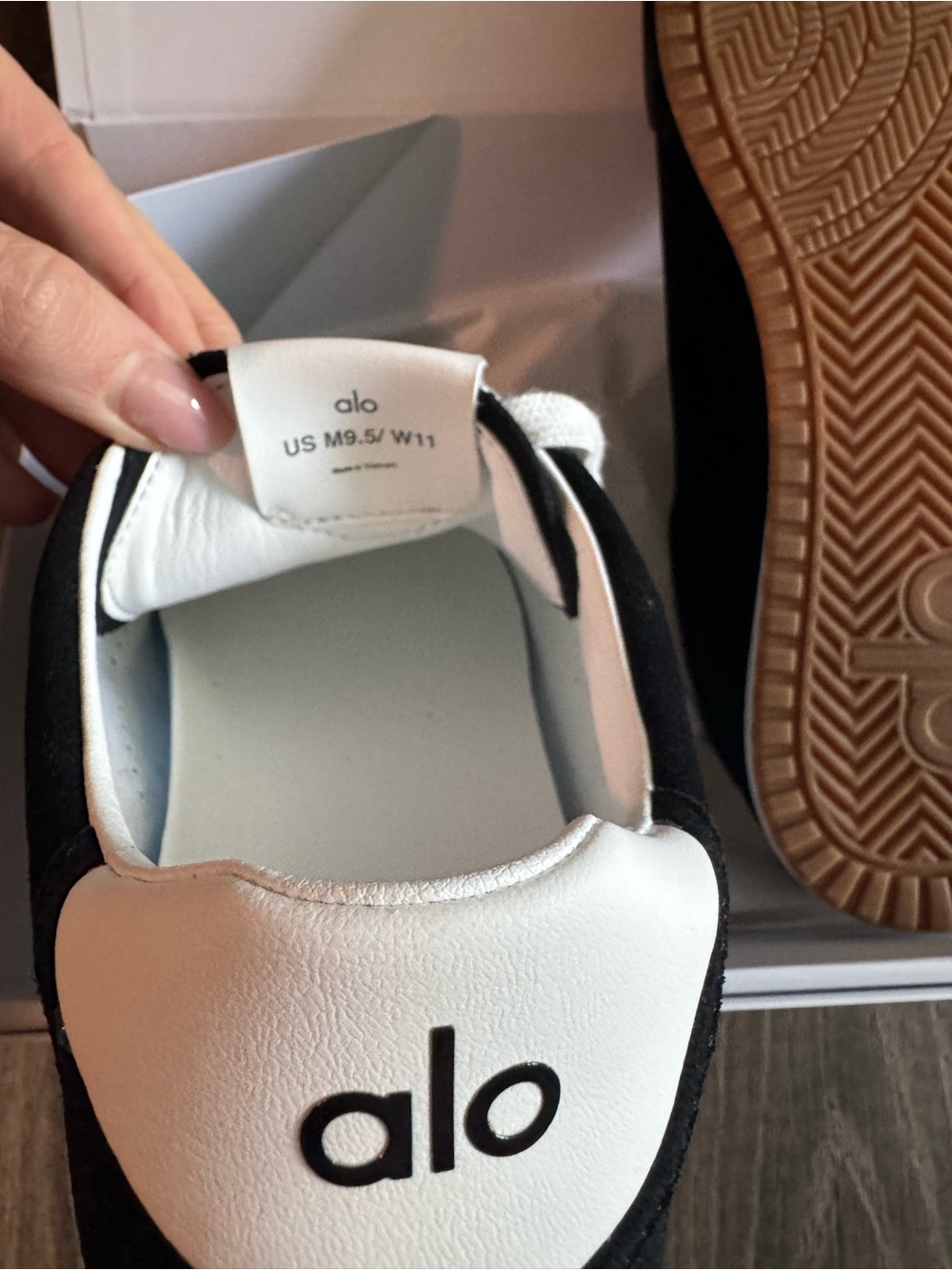 Alo Sunset sneaker 11W or 9.5M - Picture 4 of 4